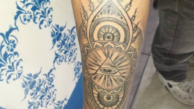 Tatuaje Del Artista Mexicano Rak Martinez Vista Geometrica Tatuajes