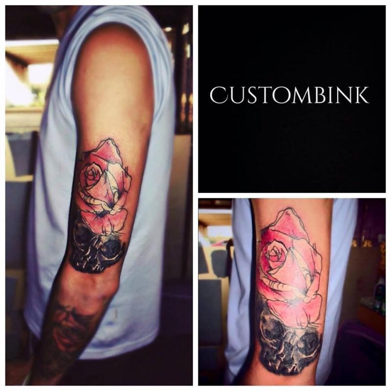 Rosa Cráneo tatuaje realizado por B-Ink Tattoo