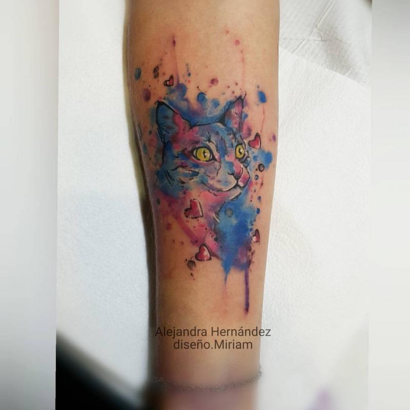 Gato tatuaje realizado por Alejandra Hernández