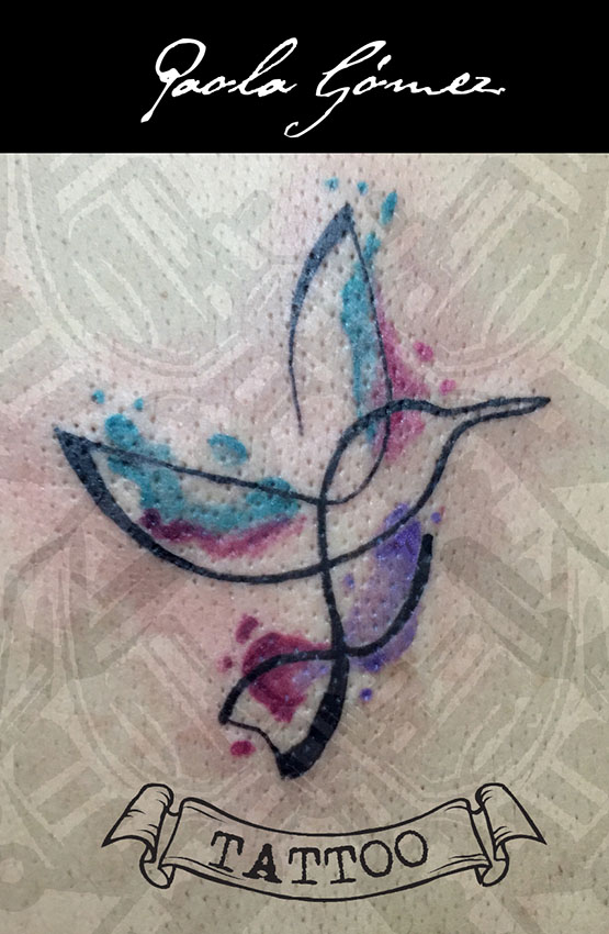 Colibri tatuaje realizado por Paola Gómez