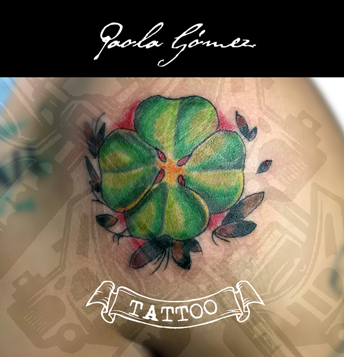 Trébol de cuatro hojas tatuaje realizado por Paola Gómez
