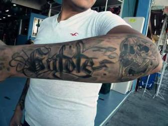 Hardcore tatuaje realizado por Rak Martinez