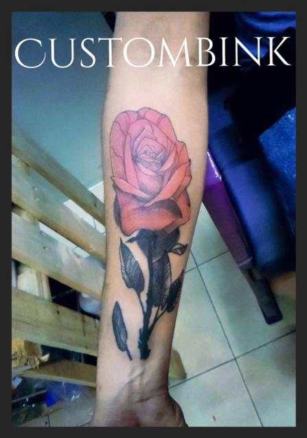 Rosa Larga tatuaje realizado por B-Ink Tattoo