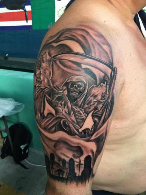 Panteon tatuaje realizado por Rak Martinez