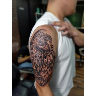 Aguila  tatuaje realizado por Miguel BlackandGray