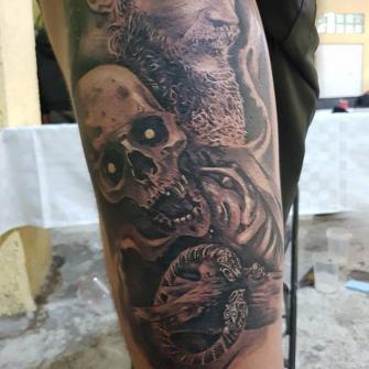 Guerrero tatuaje realizado por Miguel BlackandGray