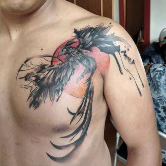 Ave Fénix tatuaje realizado por Luis Enrique Tattoo