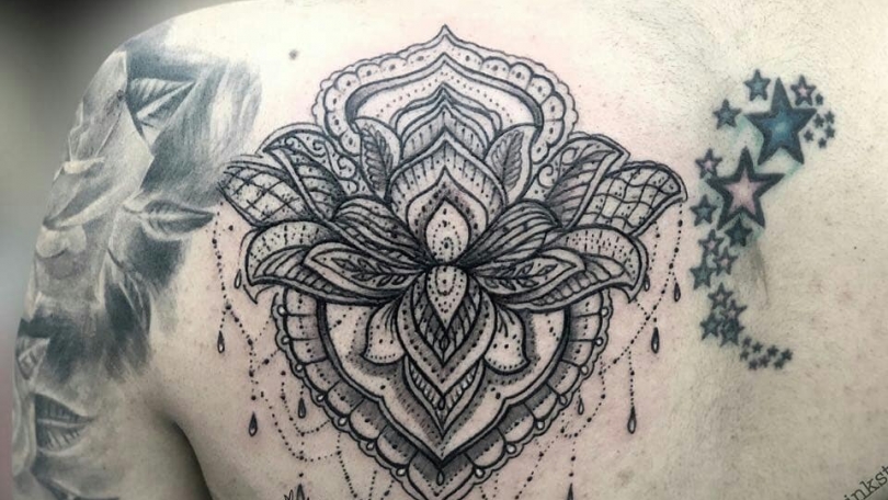 Tatuaje del artista Mexicano Ivan Juárez, Mandala | Tatuajes y más