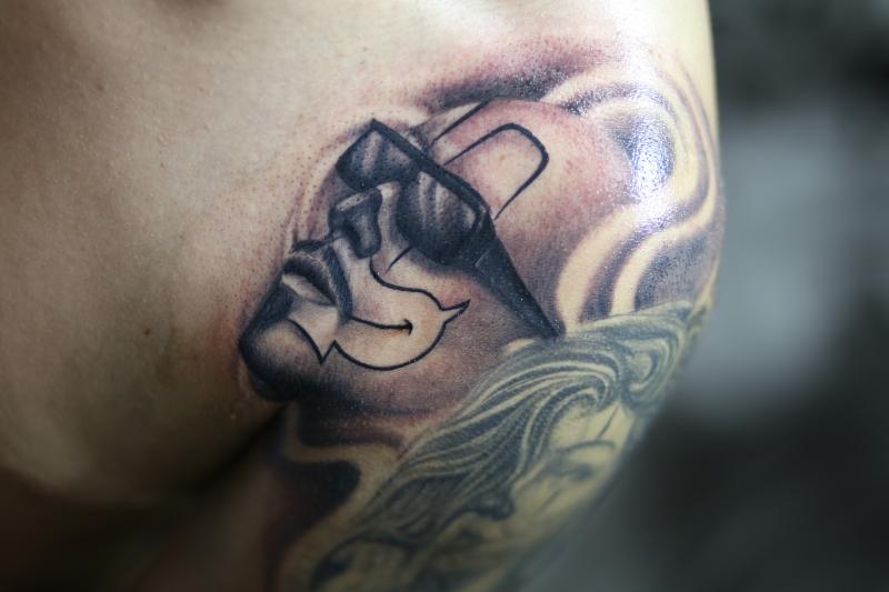 Payaso  tatuaje realizado por Old Gangsters Tattoo Shop