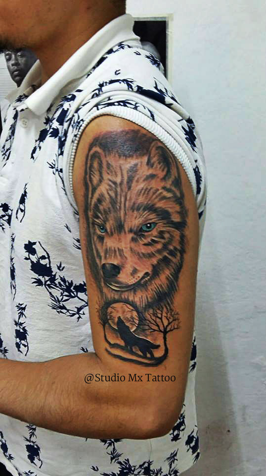 Lobo tatuaje realizado por Luis monroy