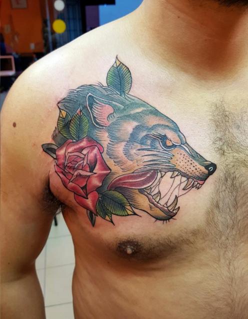 Lobo pecho tatuaje realizado por The inkperfect tattoo shop 