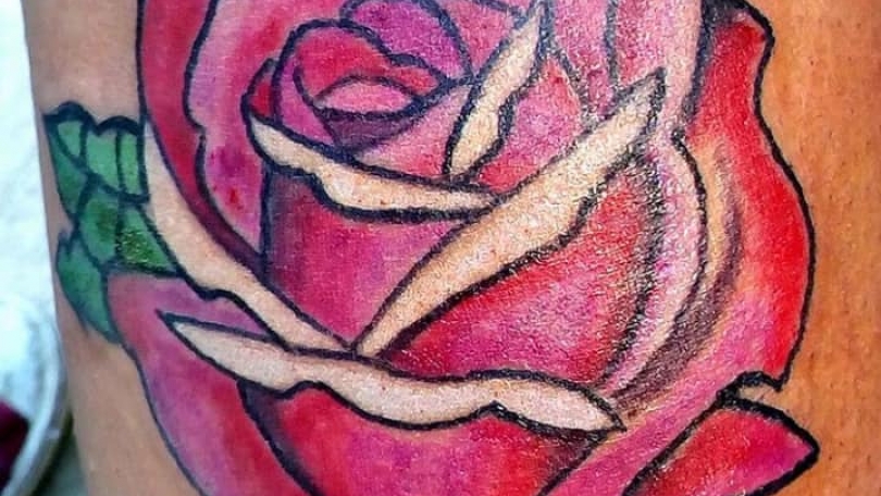 Tatuaje del artista Mexicano Candy Rdz, rosa | Tatuajes y más