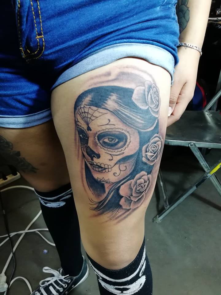 Catrina tatuaje realizado por Juliio Tatuajes