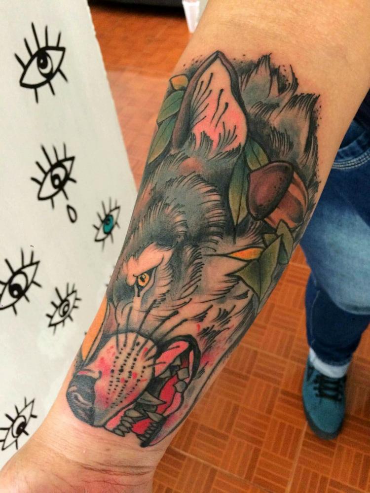Lobo tatuaje realizado por Maneki Neko Tattoo MX