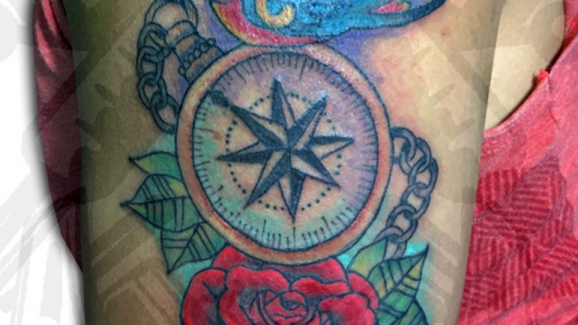 Tatuaje del artista Mexicano Paola Gómez, Brújula, flore y ave ...
