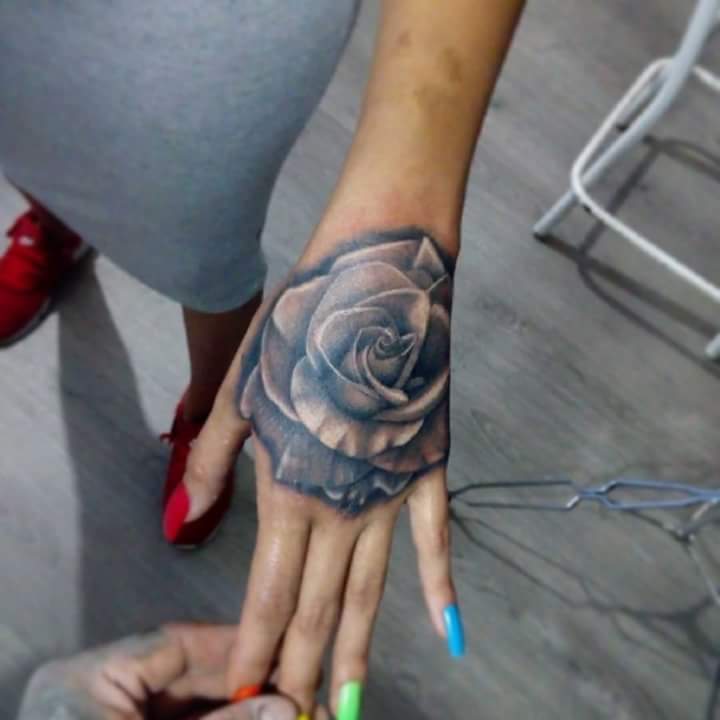 Rosaura tatuaje realizado por El pinchi borre