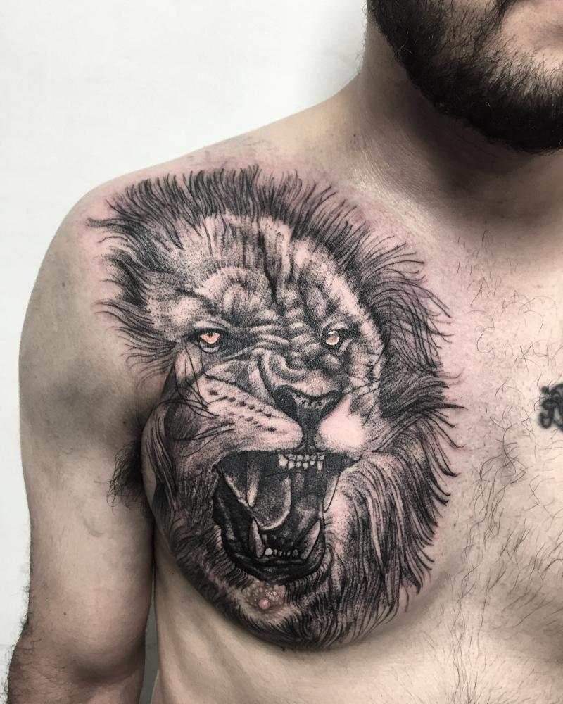 leon feroz tatuaje realizado por Gerardo Aceves