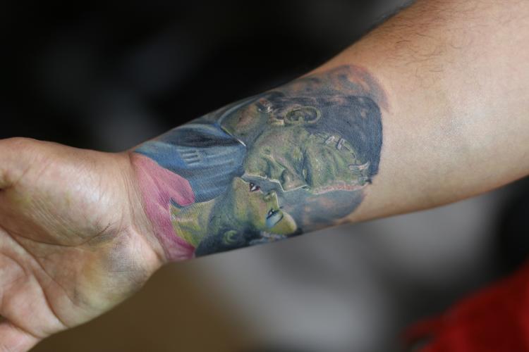 Frankeinstein tatuaje realizado por Old Gangsters Tattoo Shop
