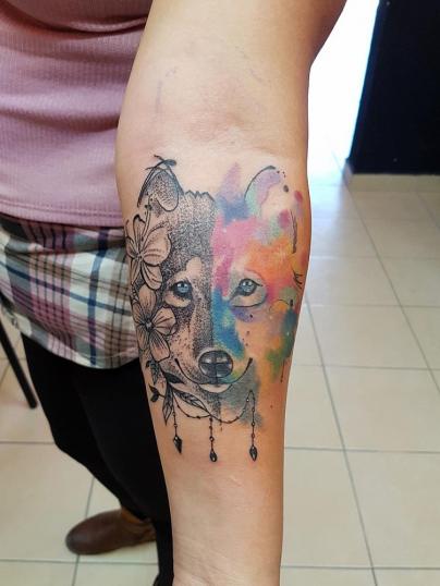 Lobo  tatuaje realizado por The inkperfect tattoo shop 