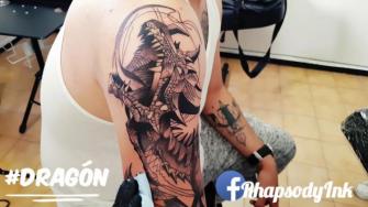 Dragón tatuaje realizado por RhapsodyInk