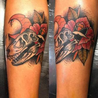 Rex skull tatuaje realizado por Edgar Salazar