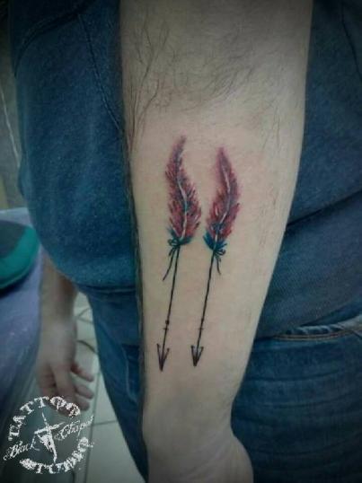 flechas tatuaje realizado por Jonathan Aguirre