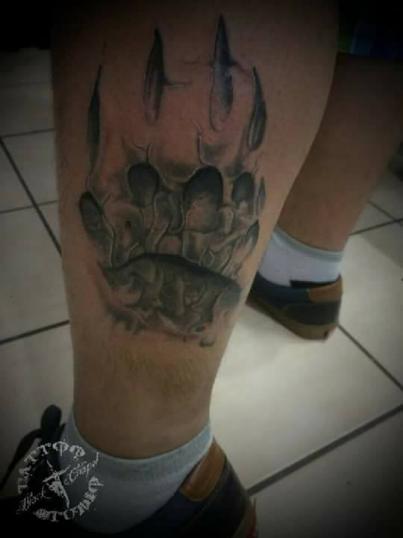 huella tatuaje realizado por Jonathan Aguirre