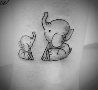 Elefantes Mamá e hijo tatuaje realizado por Jonathan Aguirre
