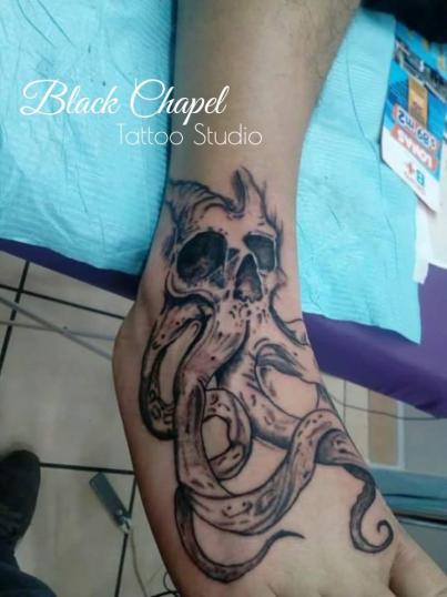 kraken tatuaje realizado por Jonathan Aguirre