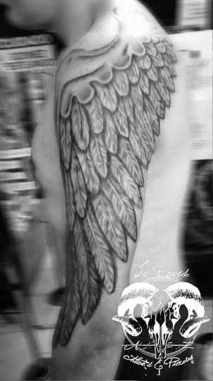ala de 55cm  tatuaje realizado por Le rêves tattoo`s & piercing