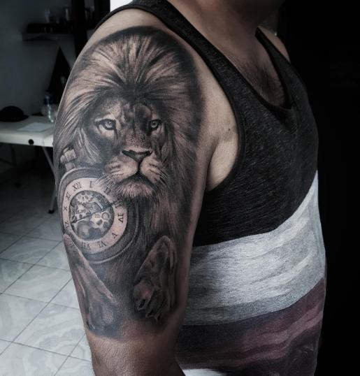 6 tatuaje realizado por Xhander Macuare