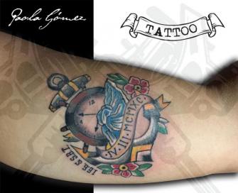 Ancla, timon, ola, flores tatuaje realizado por Paola Gómez