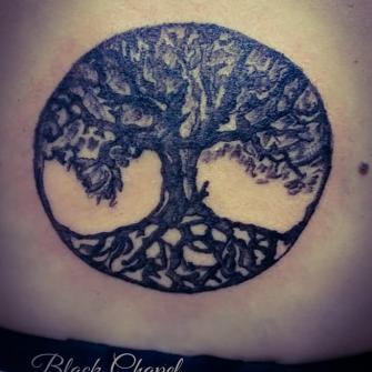 Árbol de la vida  tatuaje realizado por Jonathan Aguirre