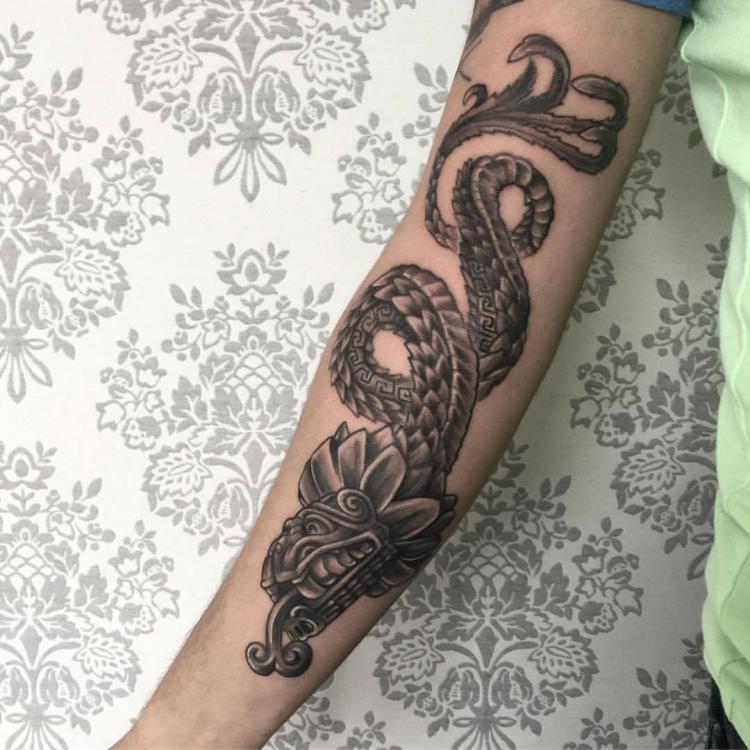 Tatuaje Del Artista Mexicano Rolando Castillejos Quetzalcoatl