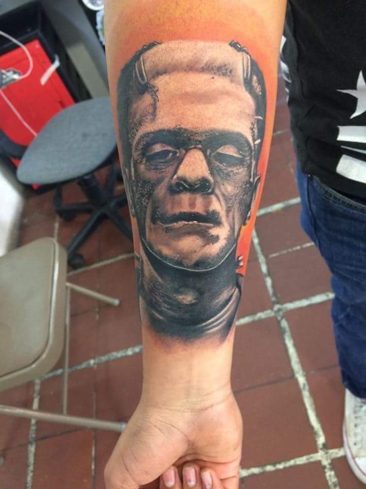 Frankenstein tatuaje realizado por Alejandro Hernández (Piolink)