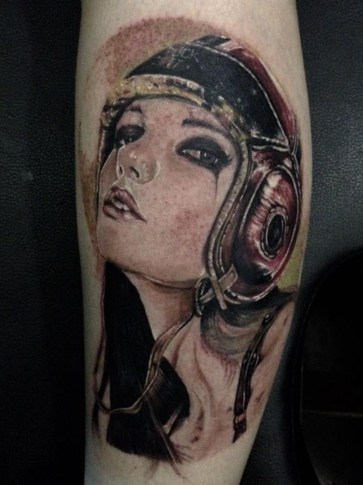 retrato mujer tatuaje realizado por Moreno Ivan (Droes)