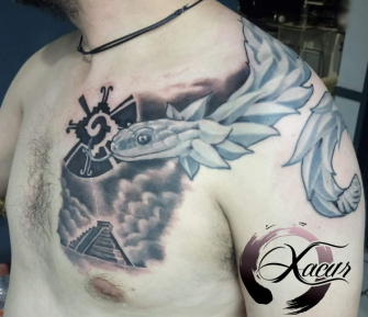Quetzalcoatl  tatuaje realizado por Xacur Tattooist