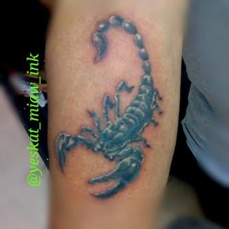 Escorpion tatuaje realizado por Yeskat 