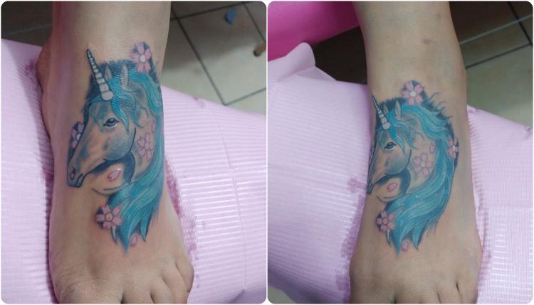 Unicornio  tatuaje realizado por Omar Mendoza 