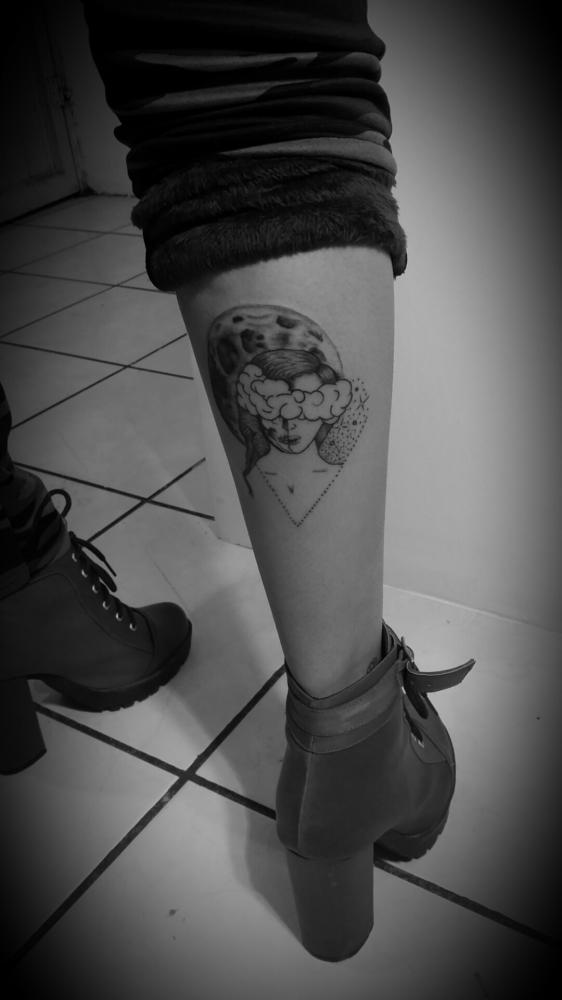 ????#luna tatuaje realizado por Love for tattos