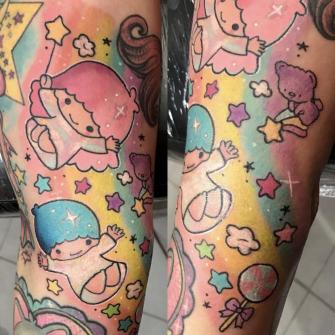 Little Twin Stars  tatuaje realizado por Wendy Martínez