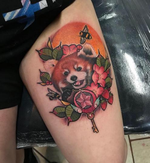 Panda rojo Neotradicional  tatuaje realizado por Dani Latymor