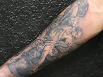 san Miguel Arcangel tatuaje realizado por Old Gangsters Tattoo Shop