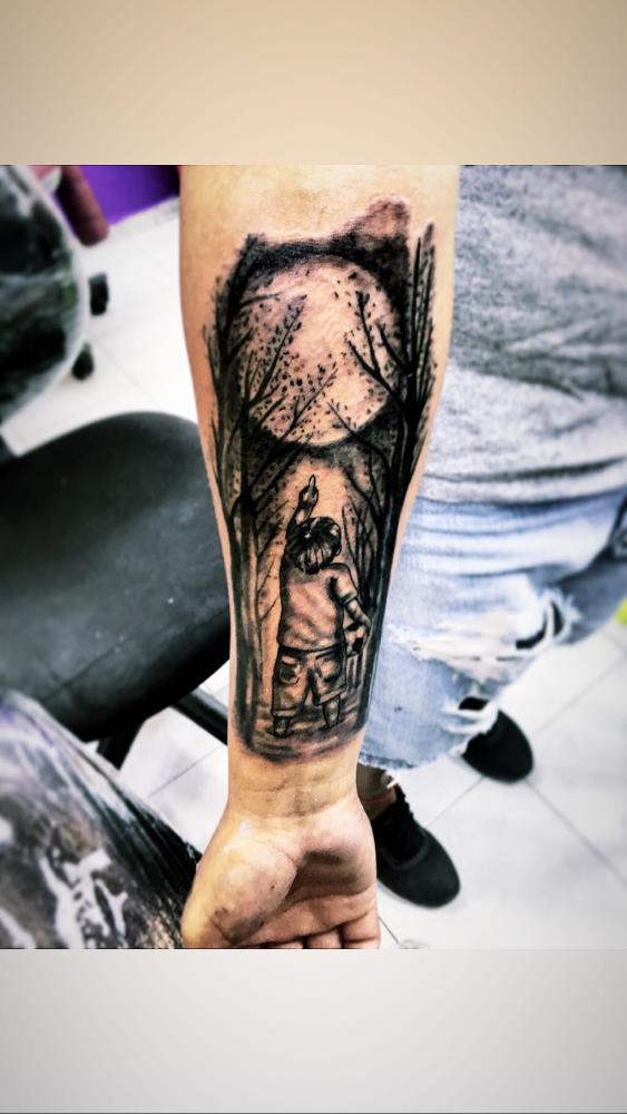▷ Tatuaje del artista Mexicano Ari Guzman, A sombras | Tatuajes y más