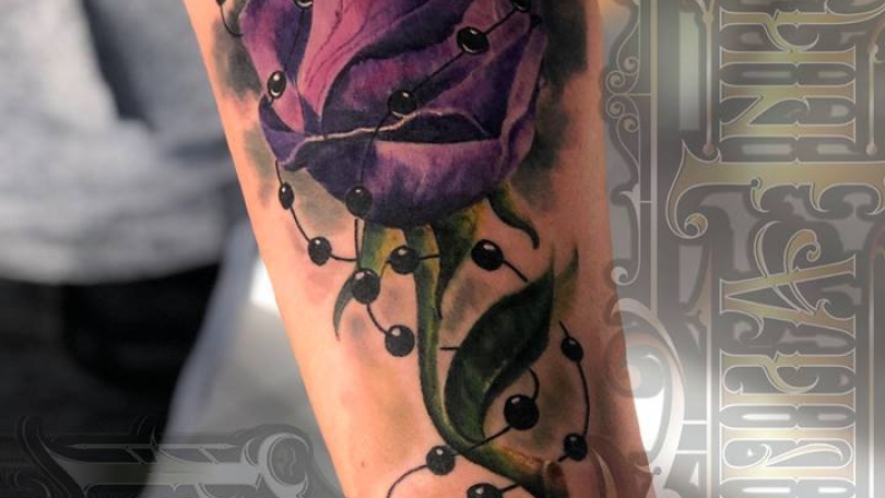 Tatuaje del artista Mexicano Fabian Rojas, Rosa, realismo a color ...