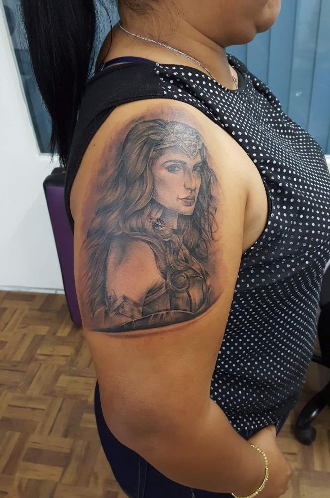 Wonder woman  tatuaje realizado por El CHAN Tattoos