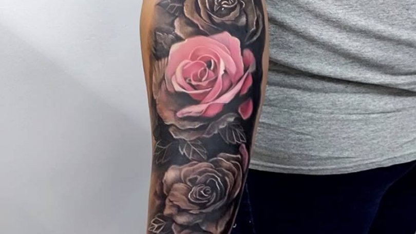 Tatuaje del artista Mexicano Adan dados uno, Rosas | Tatuajes y más