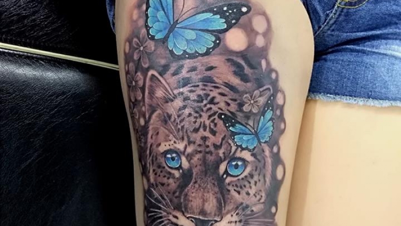 Tatuaje del artista Mexicano Adan dados uno, Tigre y mariposas ...