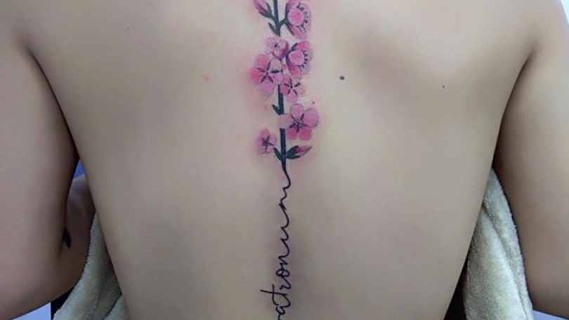 Tatuaje del artista Mexicano Adan dados uno, Flores con Nombre en la ...
