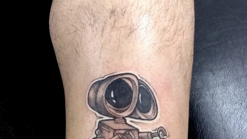 Tatuaje del artista Mexicano Adan dados uno, wall-e | Tatuajes y más